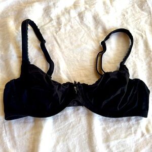 34B Victoria Secret bra